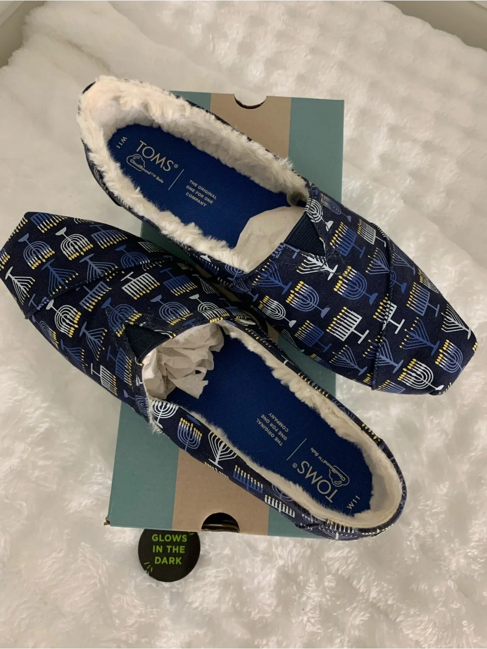 TOMS Women’s Navy Menorah Pattern Slip-On Shoes Size 11